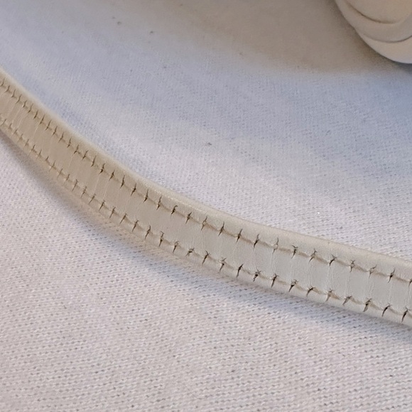 Vintage Gucci Monogram Logo White Canteen Round Crossbody Leather Shoulder Bag - Picture 13 of 14